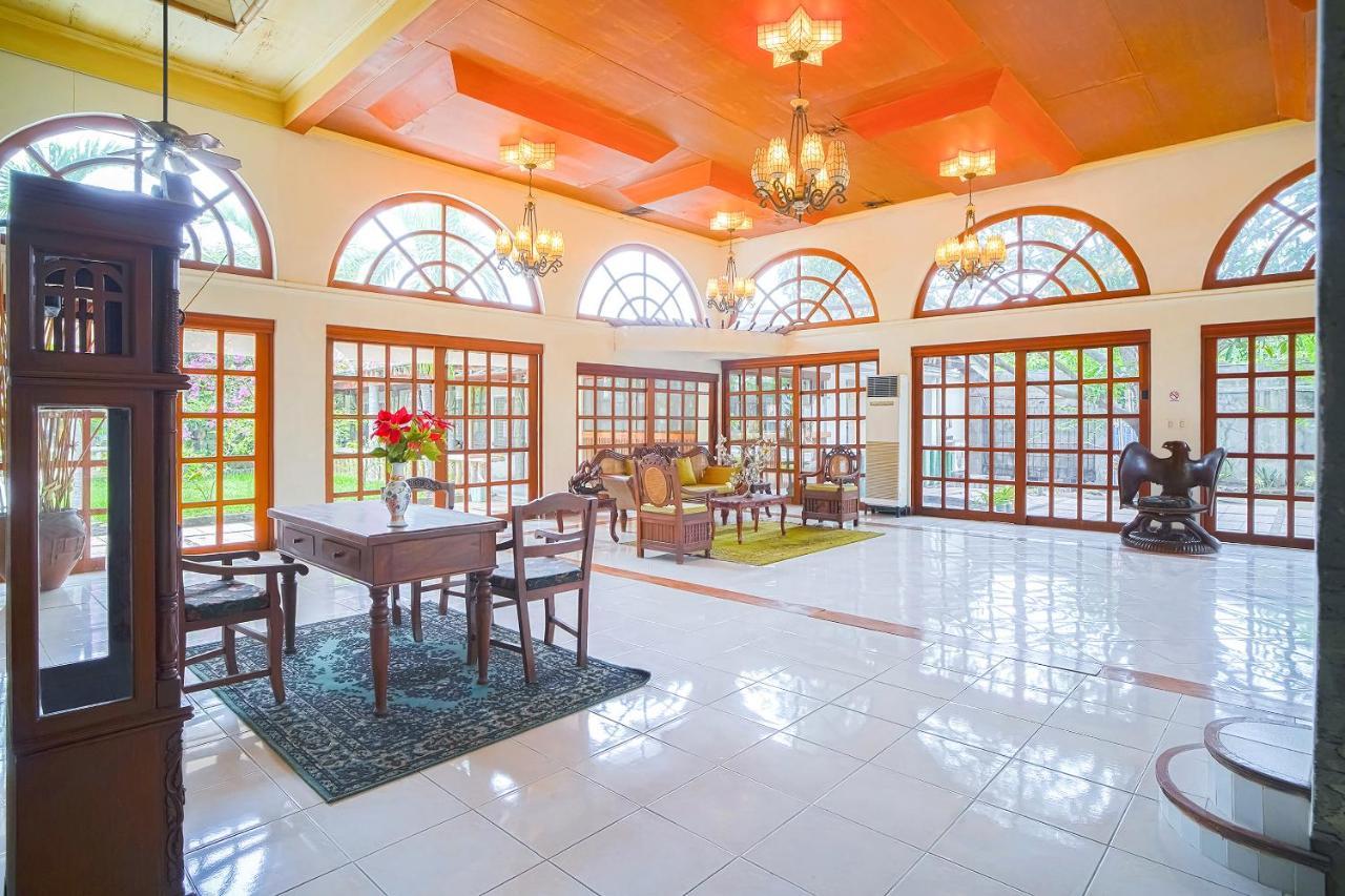 Oyo 775 Star Cove Bed And Breakfast Calaca Екстериор снимка