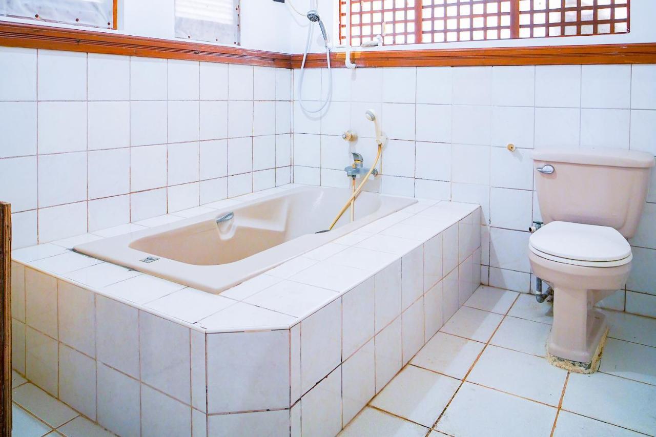 Oyo 775 Star Cove Bed And Breakfast Calaca Екстериор снимка