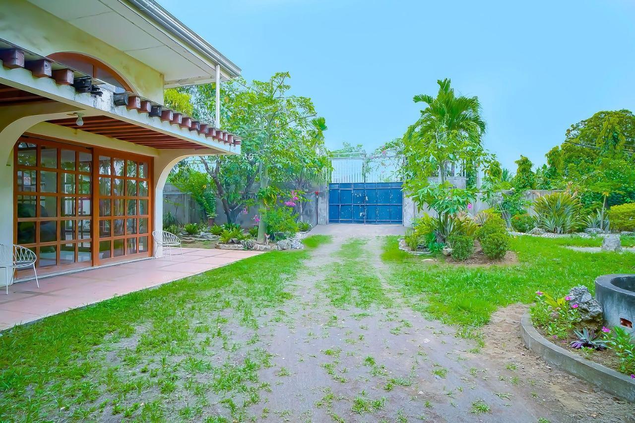 Oyo 775 Star Cove Bed And Breakfast Calaca Екстериор снимка