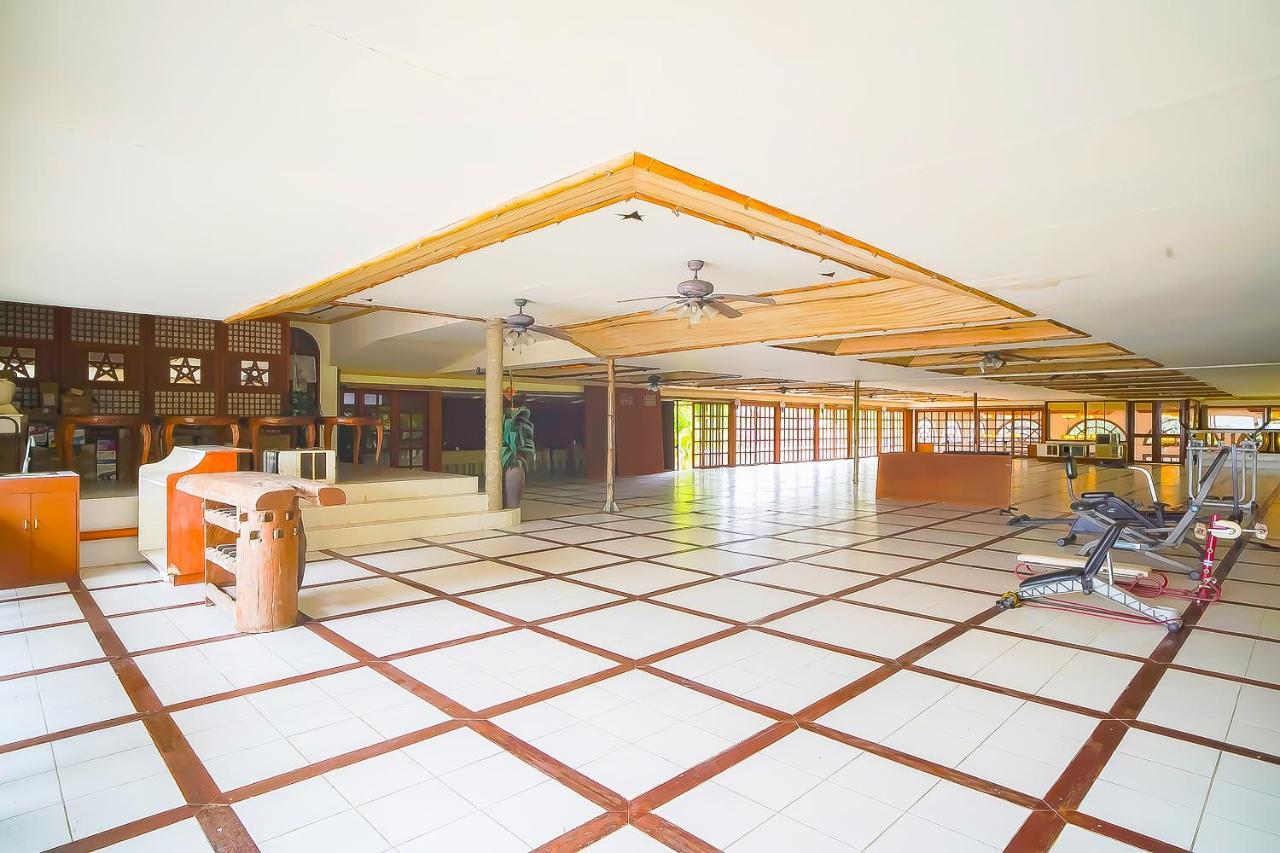 Oyo 775 Star Cove Bed And Breakfast Calaca Екстериор снимка