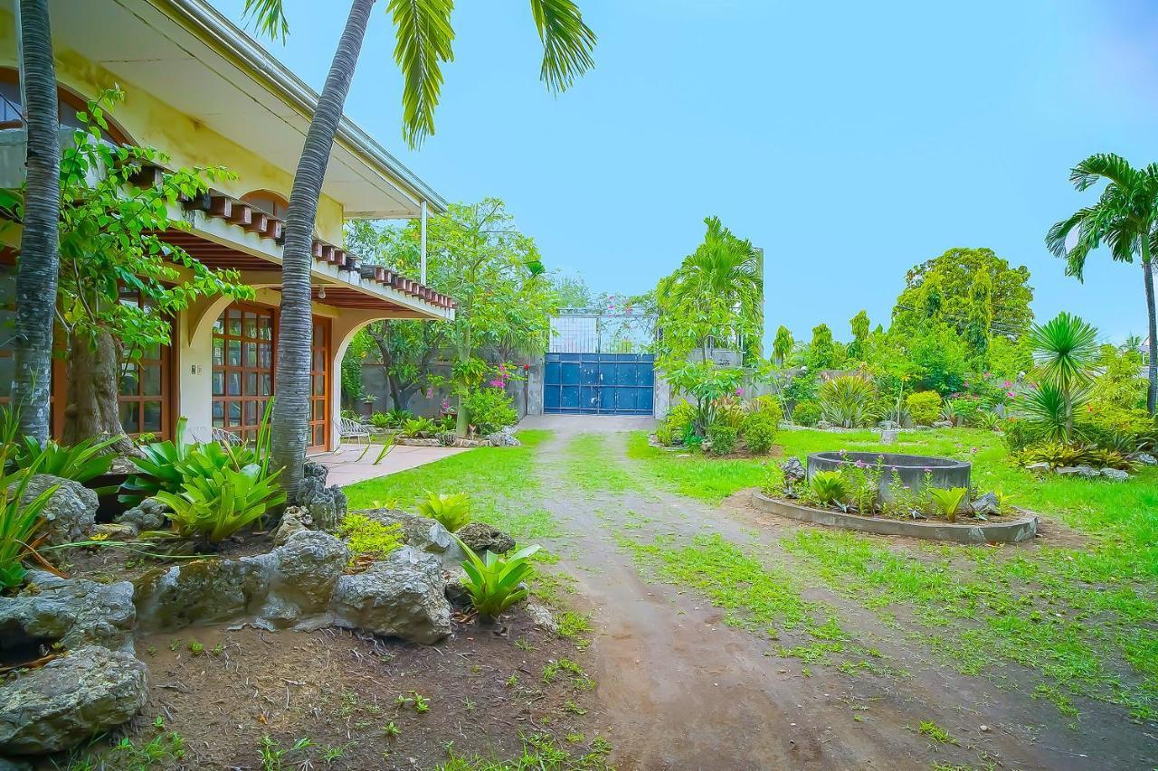 Oyo 775 Star Cove Bed And Breakfast Calaca Екстериор снимка
